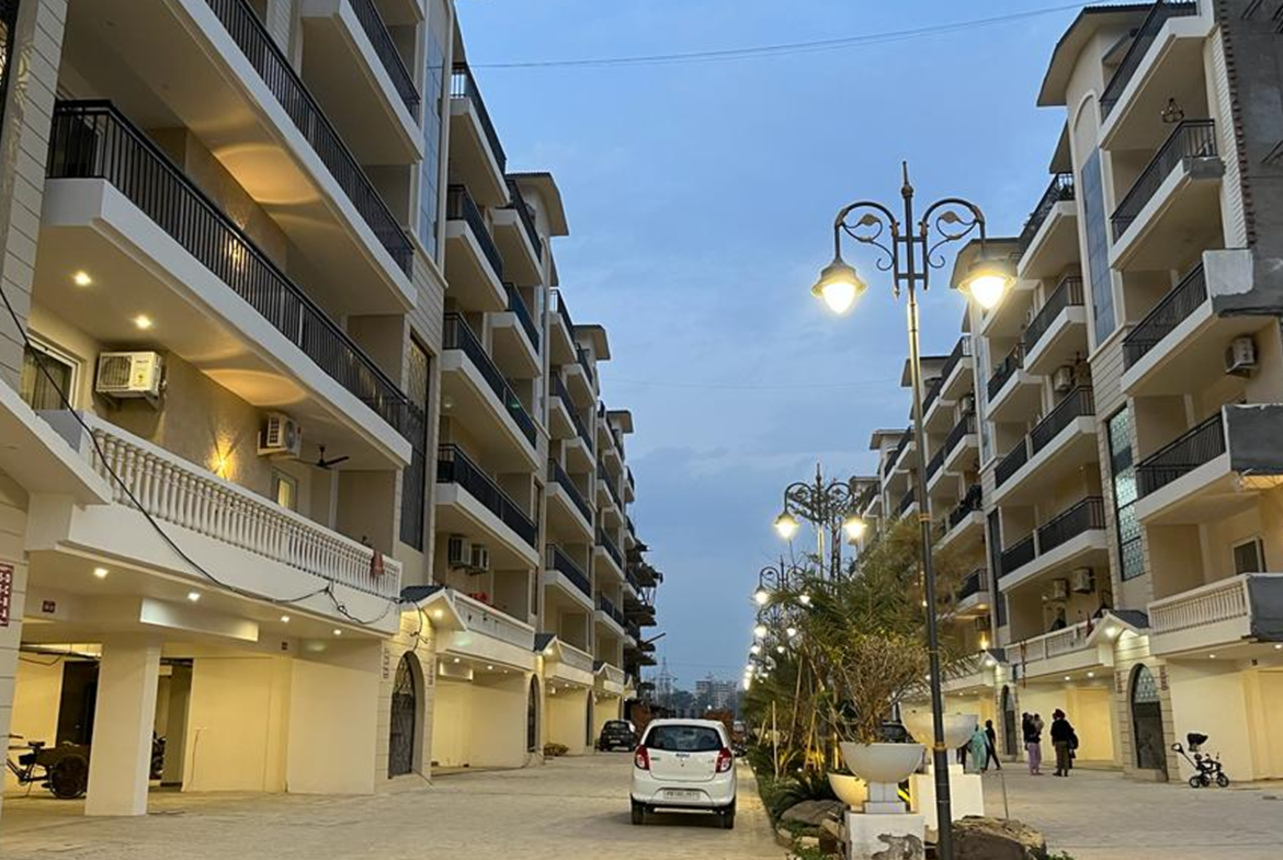 Golden Castle 3BHK Flats